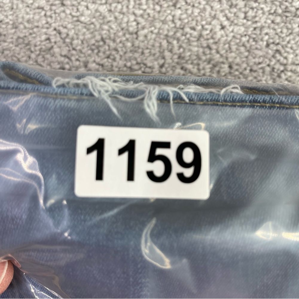 Levi's 724 Jeans Women's 27 Blue Straight High Rise Medium Wash Distressed - Picture 10 of 10